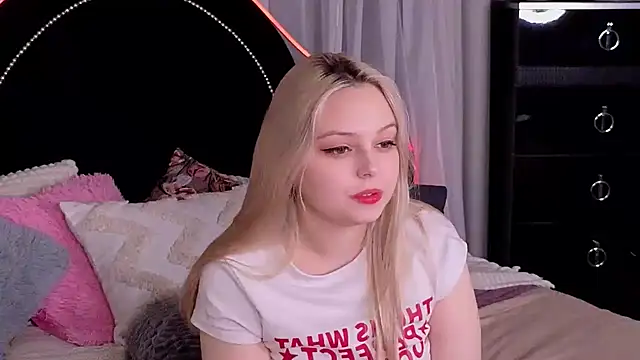 CLAIRE VOGT online show from 03/20/25, 04:53