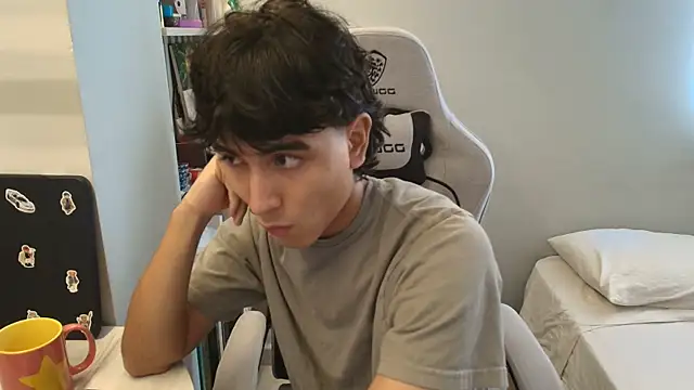 salvatore montt online show from 10/17/25, 09:17