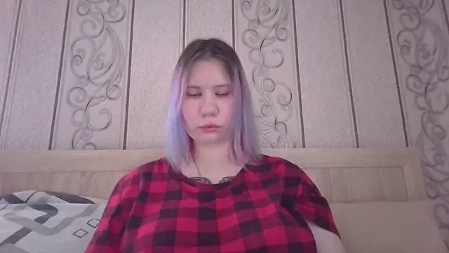 Little kitsune1707 online show from 09/25/25, 10:19