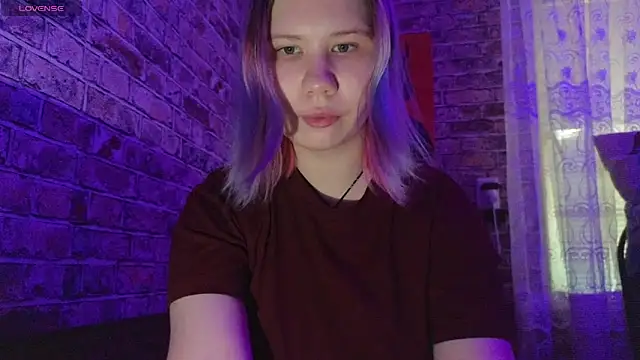 Little kitsune1707 online show from 09/27/25, 08:41