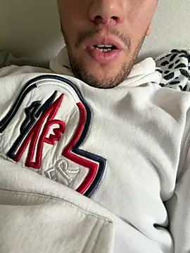 yaxxx03 online show from 10/26/25, 12:44