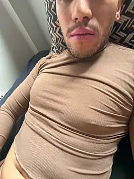 yaxxx03 online show from 11/09/25, 12:25