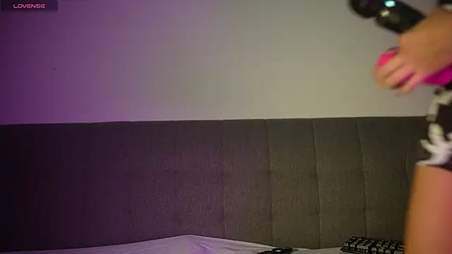 Snapshot of Vaniluu_9 chatting on 02/28/25, 11:45 Vaniluu 9 online show from 02/28/25, 11:45