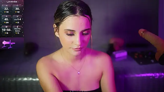 Snapshot of Vaniluu_9 chatting on 03/07/25, 03:08 Vaniluu 9 online show from 03/07/25, 03:08