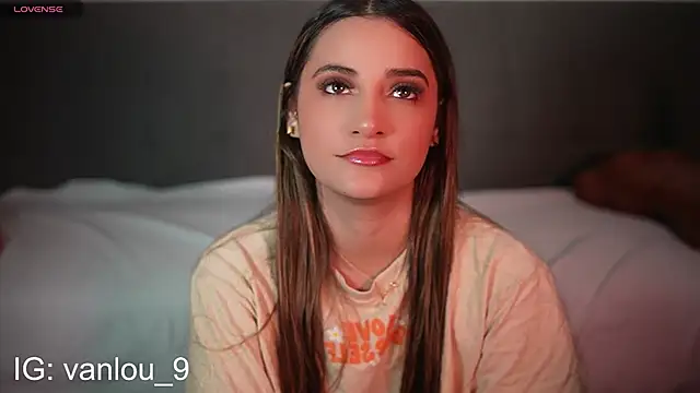 Snapshot of Vaniluu_9 chatting on 09/08/25, 11:48 Vaniluu 9 online show from 09/08/25, 11:48