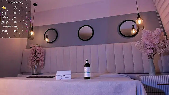 Snapshot of alice_lodge chatting on 11/15/25, 03:26 alice lodge online show from 11/15/25, 03:26