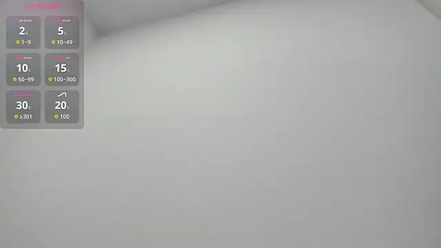 Snapshot of EmiliaRose_ chatting on 10/11/25, 08:40 EmiliaRose online show from 10/11/25, 08:40