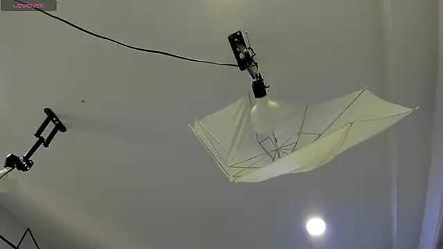 Snapshot of EmiliaRose_ chatting on 11/04/25, 09:03 EmiliaRose online show from 11/04/25, 09:03