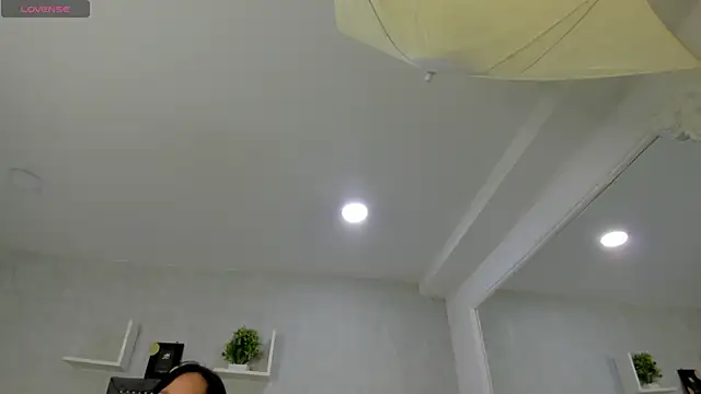 Snapshot of EmiliaRose_ chatting on 11/08/25, 09:02 EmiliaRose online show from 11/08/25, 09:02