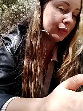 Snapshot of Mona_Plus chatting on 03/15/25, 12:02 Mona Plus online show from 03/15/25, 12:02