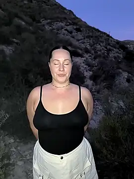 Snapshot of Mona_Plus chatting on 09/13/25, 06:40 Mona Plus online show from 09/13/25, 06:40