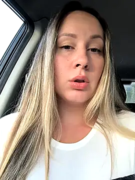 Snapshot of Mona_Plus chatting on 10/02/25, 06:53 Mona Plus online show from 10/02/25, 06:53