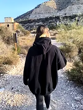 Snapshot of Mona_Plus chatting on 10/03/25, 07:05 Mona Plus online show from 10/03/25, 07:05