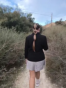 Snapshot of Mona_Plus chatting on 10/24/25, 06:54 Mona Plus online show from 10/24/25, 06:54