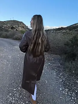 Snapshot of Mona_Plus chatting on 11/08/25, 07:41 Mona Plus online show from 11/08/25, 07:41