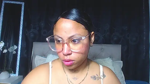 Snapshot of rebeka_kenye chatting on 03/04/25, 03:15 rebeka kenye online show from 03/04/25, 03:15