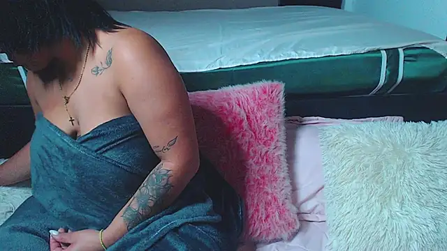 Snapshot of rebeka_kenye chatting on 03/18/25, 10:15 rebeka kenye online show from 03/18/25, 10:15