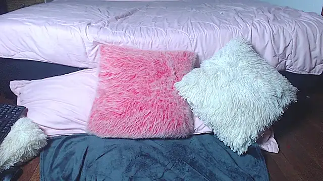 Snapshot of rebeka_kenye chatting on 03/19/25, 11:25 rebeka kenye online show from 03/19/25, 11:25