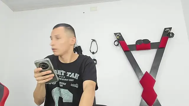 Isak Millan online show from 11/06/25, 03:13