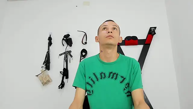 Isak Millan online show from 11/10/25, 01:21