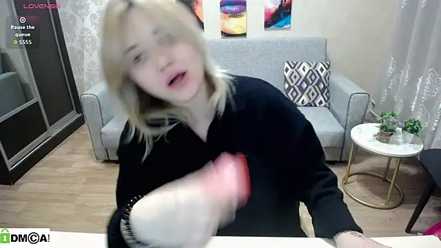 Snapshot of Finna_39 chatting on 11/12/25, 11:47 Finna 39 online show from 11/12/25, 11:47