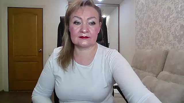 Victoria secrets  online show from 11/11/25, 04:40