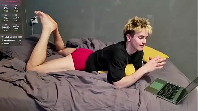 Snapshot of EdwinBlaze chatting on 02/15/25, 06:12 EdwinBlaze online show from 02/15/25, 06:12