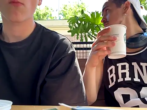 Snapshot of EdwinBlaze chatting on 10/26/25, 04:57 EdwinBlaze online show from 10/26/25, 04:57