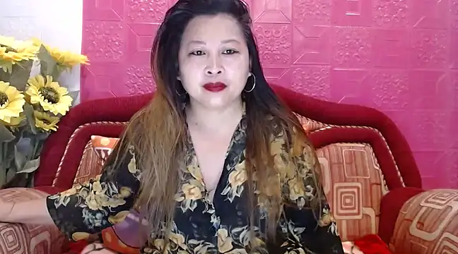 Snapshot of UrSweetClassyPinay chatting on 02/20/25, 06:24 UrSweetClassyPinay online show from 02/20/25, 06:24