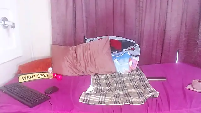 CurvyCutiexx94 online show from 03/19/25, 12:23