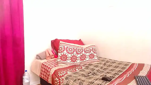 CurvyCutiexx94 online show from 11/11/25, 06:02