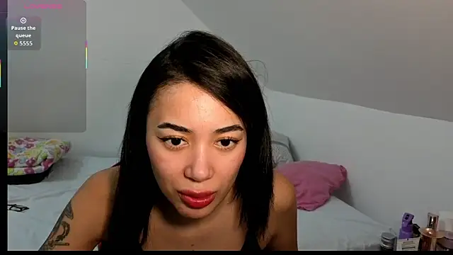 Snapshot of KylieLoveXX chatting on 10/18/25, 07:14 KylieLoveXX online show from 10/18/25, 07:14