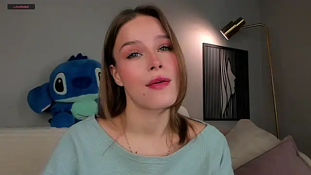 TaiteBayles online show from 10/21/25, 01:06