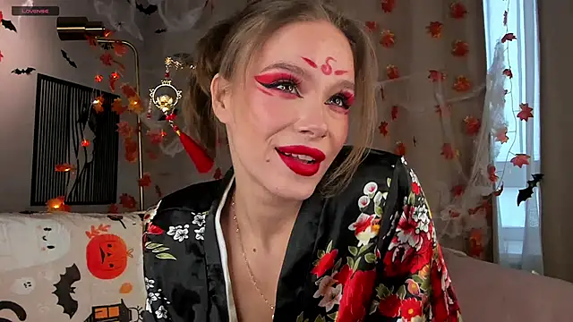 TaiteBayles online show from 10/28/25, 02:37