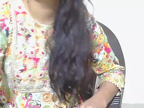 Snapshot of Cute_anamikasingh chatting on 03/11/25, 06:21 Cute anamikasingh online show from 03/11/25, 06:21