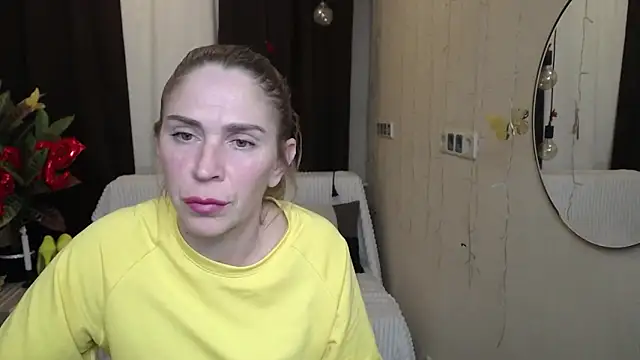Snapshot of TessaDaybreak chatting on 02/13/25, 05:22 TessaDaybreak online show from 02/13/25, 05:22