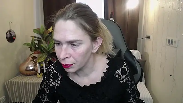Snapshot of TessaDaybreak chatting on 02/27/25, 01:49 TessaDaybreak online show from 02/27/25, 01:49