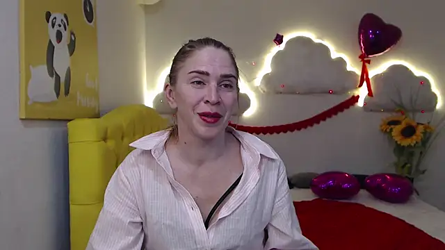 Snapshot of TessaDaybreak chatting on 03/15/25, 10:35 TessaDaybreak online show from 03/15/25, 10:35
