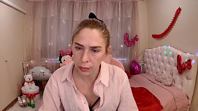 Snapshot of TessaDaybreak chatting on 03/19/25, 07:29 TessaDaybreak online show from 03/19/25, 07:29