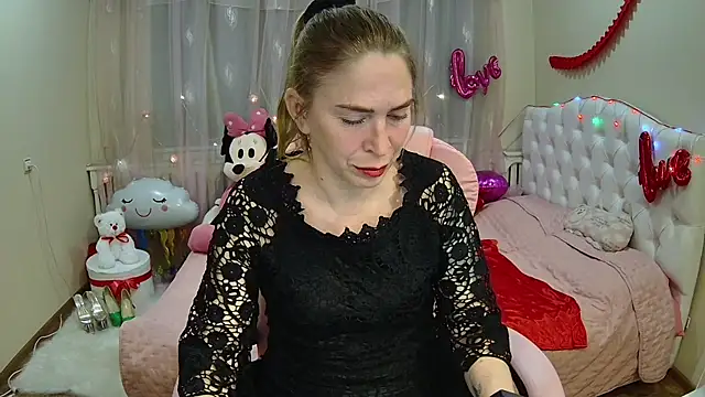 Snapshot of TessaDaybreak chatting on 03/21/25, 04:18 TessaDaybreak online show from 03/21/25, 04:18