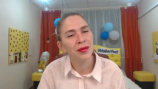 Snapshot of TessaDaybreak chatting on 09/27/25, 06:29 TessaDaybreak online show from 09/27/25, 06:29