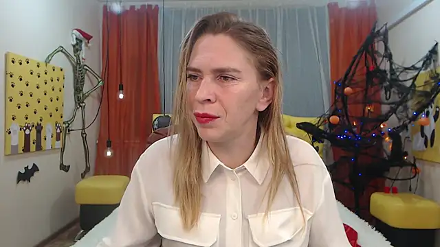 Snapshot of TessaDaybreak chatting on 10/11/25, 06:56 TessaDaybreak online show from 10/11/25, 06:56