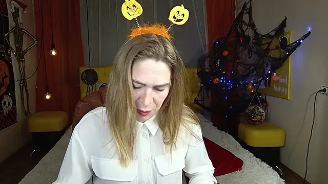 Snapshot of TessaDaybreak chatting on 10/16/25, 06:58 TessaDaybreak online show from 10/16/25, 06:58