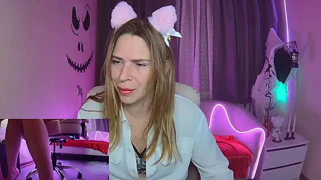 Snapshot of TessaDaybreak chatting on 10/24/25, 07:49 TessaDaybreak online show from 10/24/25, 07:49