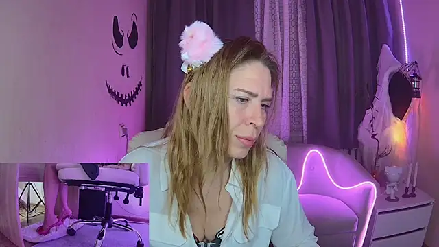 Snapshot of TessaDaybreak chatting on 10/25/25, 06:54 TessaDaybreak online show from 10/25/25, 06:54