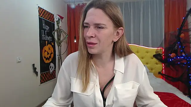 Snapshot of TessaDaybreak chatting on 11/01/25, 08:49 TessaDaybreak online show from 11/01/25, 08:49