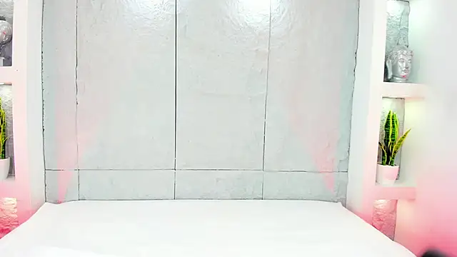 MiaMistrex online show from 10/28/25, 04:16