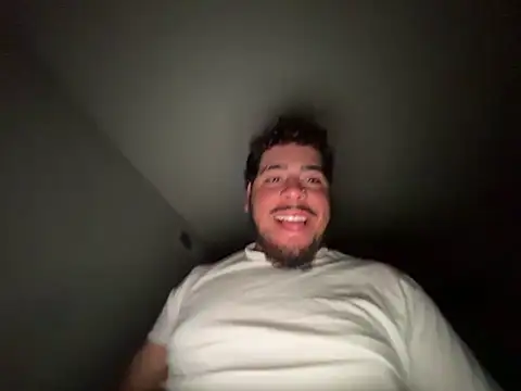 Snapshot of Mrclapp3r chatting on 02/14/25, 04:04 Mrclapp3r online show from 02/14/25, 04:04