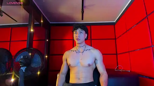 KaryBig3 online show from 02/26/25, 04:47