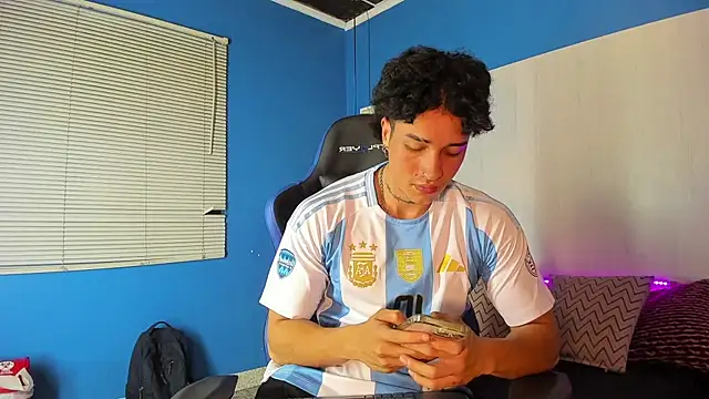 KaryBig3 online show from 03/19/25, 04:14